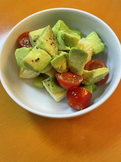 アボカドとトマトチーズのサラダ-レシピのメイン写真