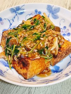 カリッと厚揚げのアツアツ豆苗餡かけ-レシピのメイン写真