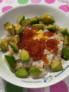 アボカドいくら丼withうにバター-レシピのメイン写真