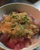 マグロの刺身の長芋オクラ乗せ