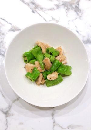 万願寺とうがらしと鶏胸肉のめんつゆ炒め-レシピのメイン写真