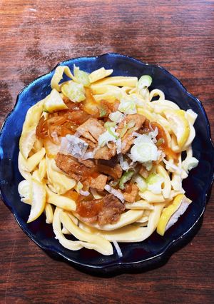 甘辛ダレ豚肉＆卵手打ちサラダ風饂飩-レシピのメイン写真