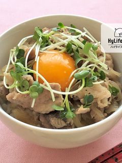 簡単おいしい!黄身がとろ~り月見豚丼-レシピのメイン写真