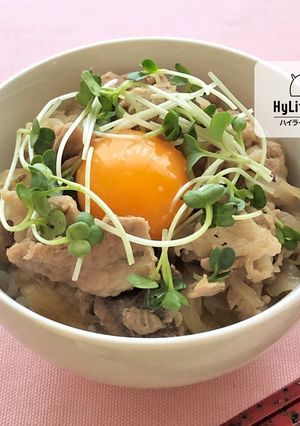 お月見に♪黄身がとろ～り月見豚丼-レシピのメイン写真