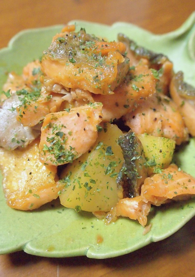 鮭とじゃがいもの炒め物-レシピのメイン写真