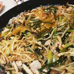 รูปของ ピリ辛豚バラ野菜の肉スープ
