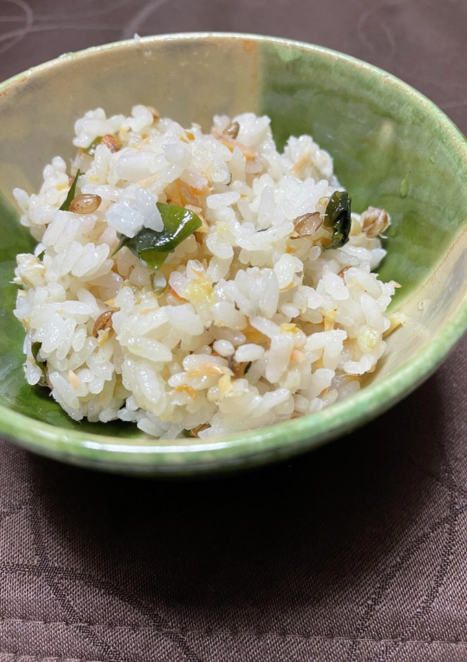 シャケとわかめの炊き込みご飯-レシピのメイン写真