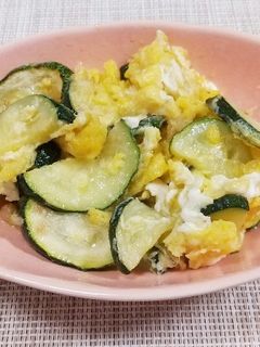 ズッキーニと卵の炒めもの-レシピのメイン写真