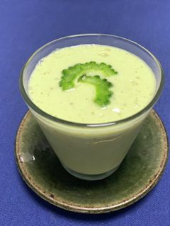 ゴーヤーとバナナのグリーンスムージー-レシピのメイン写真