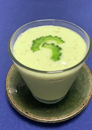 ゴーヤーとバナナのグリーンスムージー-レシピのメイン写真