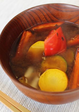 簡単☆パプリカの赤だし汁-レシピのメイン写真
