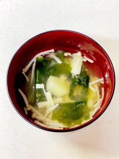 じゃがいも えのき わかめの味噌汁^^-レシピのメイン写真