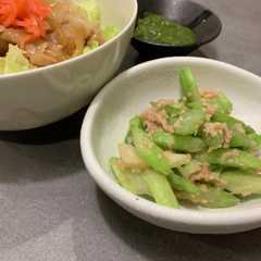 รูปของ セロリのツナ和え