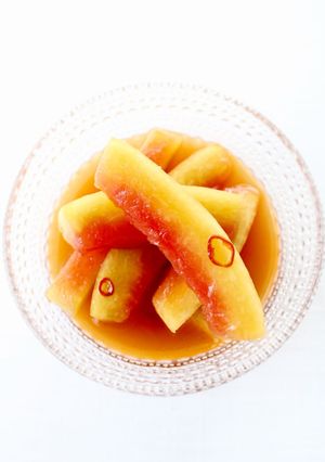 スイカの皮で【スイカの漬物（中華風）】-レシピのメイン写真