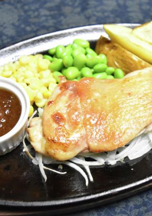 ファミレス風オニオンソースのチキンソテー-レシピのメイン写真