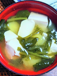 ほうれん草と豆富・じゃがいもの味噌汁-レシピのメイン写真