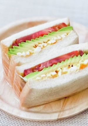 アボカドとトマトとゆで玉子のサンドイッチ-レシピのメイン写真