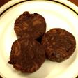 ラムレーズン入りチョコケーキ