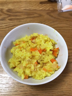 こどもと食べる 炊飯器でサフランピラフ-レシピのメイン写真