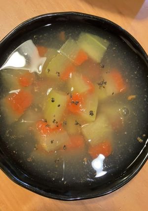 赤くてかわいいスイカの皮のお冬瓜風スープ-レシピのメイン写真