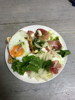 フルーツと生ハムチーズサラダ-レシピのメイン写真