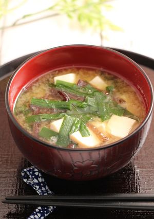 簡単！ニラと生きくらげのお味噌汁-レシピのメイン写真