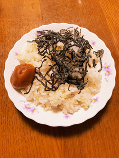 ご飯のお供に、梅と塩昆布-レシピのメイン写真