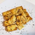 簡単おつまみ 黒胡椒たっぷりチーズ厚揚げ