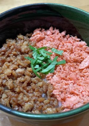 鶏そぼろ(2色丼)-レシピのメイン写真