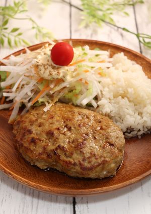 簡単！ジャンボハンバーグ(牛豚鶏mix)-レシピのメイン写真
