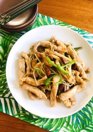がっつり旨い♫ナッツと豚ロースの炒め物-レシピのメイン写真