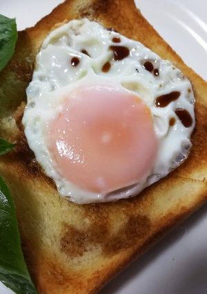 今すぐ食べたい！！目玉焼きトースト-レシピのメイン写真