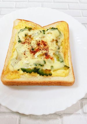 スパイシーなゴーヤトースト-レシピのメイン写真