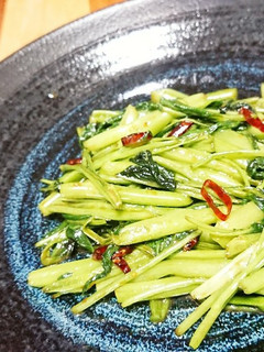 シンプルこそベスト☆空心菜のニンニク炒め-レシピのメイン写真