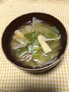 舞茸と油揚げとキャベツの味噌汁-レシピのメイン写真
