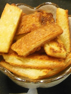 食パンの耳で揚げパン-レシピのメイン写真