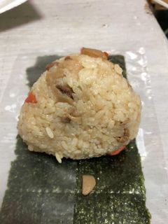 炊き込みご飯のおにぎり-レシピのメイン写真
