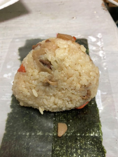 炊き込みご飯のおにぎり-レシピのメイン写真