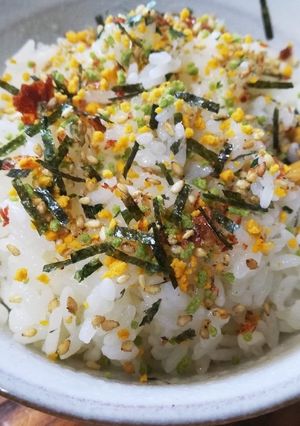 悪魔のささやき。【VSバターのりたま丼】-レシピのメイン写真