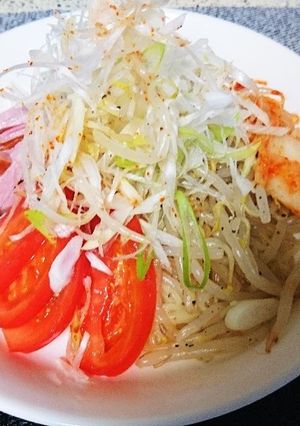 千切りネギをトッピングしてみた冷やし中華-レシピのメイン写真