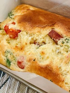 混ぜて焼くだけ✨『絶品!ケーク・サレ』-レシピのメイン写真
