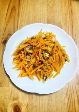 鯖缶と人参のナンプラー炒め-レシピのメイン写真