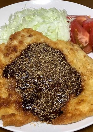 ゴマ味噌ソースのジャンボチキンカツ♬-レシピのメイン写真