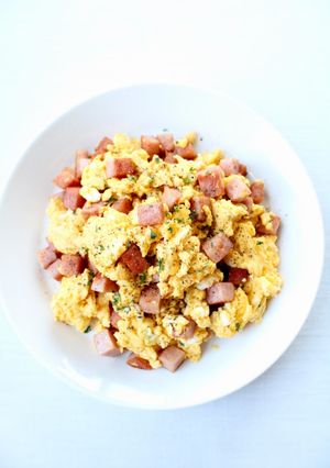 朝食に【ふんわり卵とスパムのソテー】-レシピのメイン写真