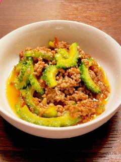 ゴーヤとひき肉のビールに最高ピリ辛炒め-レシピのメイン写真