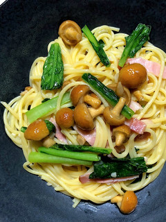 なめことベーコン小松菜パスタ-レシピのメイン写真