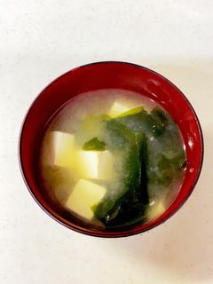 豆腐とわかめの味噌汁^^-レシピのメイン写真