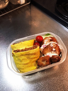 冷凍オムそばめしとチキンかつ弁当-レシピのメイン写真