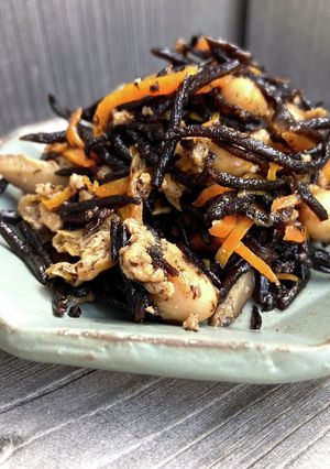 だし×椎茸が抜群!ひじきの煮物-レシピのメイン写真