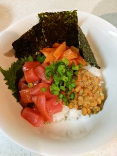 マグロ納豆サーモンの三色丼-レシピのメイン写真